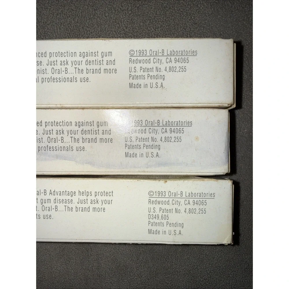 Lot of 3 Vintage 1993 Oral-B Toothbrush‎ 35 Soft Straight Advantage